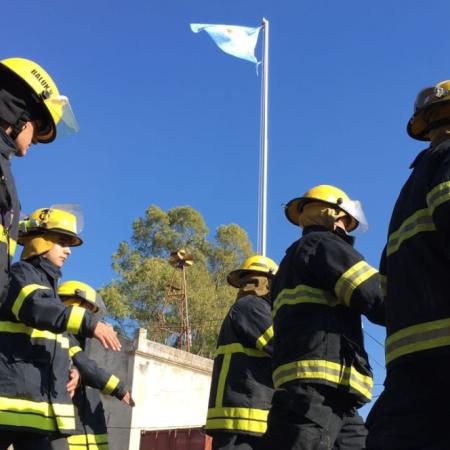 Azul: Bomberos de Cacharí desmintieron a La Libertad Avanza por un supuesto aporte nacional