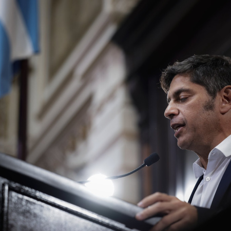Kicillof abrió sesiones con un duro mensaje a Milei: “Es necesario cambiar el rumbo nacional”