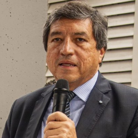 Formosa defendió su modelo educativo y anunció aumento salarial del 14% para estatales