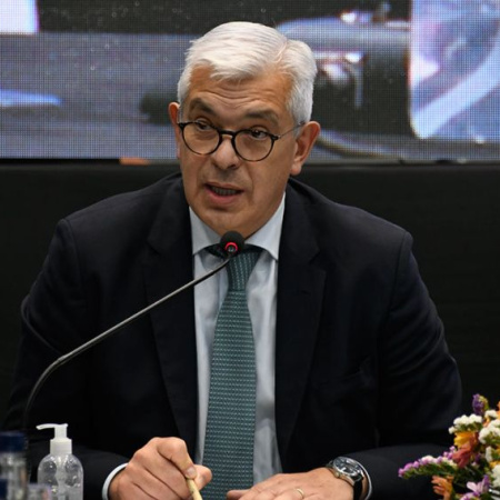 Domínguez reclamó ordenar el peronismo y evitar acuerdos “entre dirigentes”