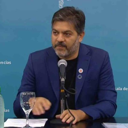 Bianco ironizó sobre el viaje de Adorni y volvió a marcar diferencias entre Provincia y Nación