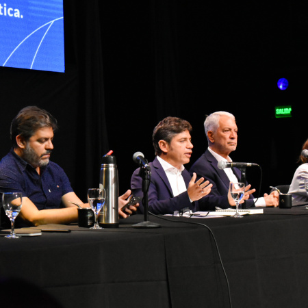 Kicillof: “Tenemos al Presidente más ignorante y sometido que nos podía tocar”