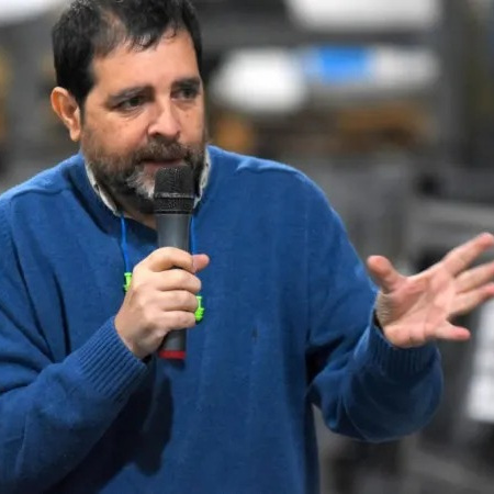 Moreira alertó por la caída de la industria y apuntó contra el modelo económico de Milei