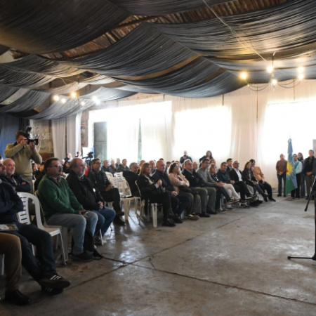 "Milei destruye ciencia y tecnología para hacer negocios con tierras del INTA"