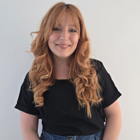 El miedo a ser reemplazado por IA: qué está pasando de verdad en oficinas, industrias y equipos de management