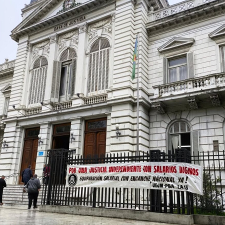 Trabajadores del Poder Judicial Bonaerense se movilizan por salarios e IOMA