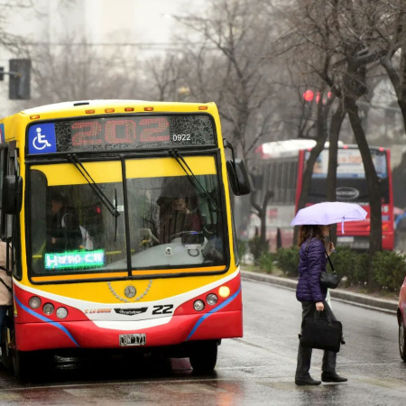 Conflicto en el transporte: empresarios se reúnen con la provincia para buscar soluciones