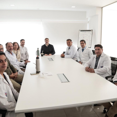 Avanza la neurocirugía en Pilar: el Municipio impulsa mejoras para ampliar la atención local