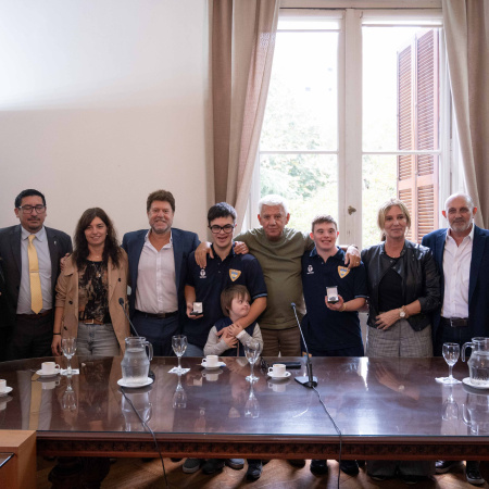 Homenaje en Diputados a dos basquetbolistas marplatenses con síndrome de down que irán al Mundial