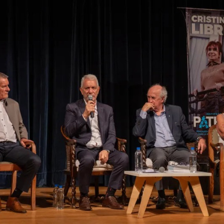 Con la consigna “Cristina Libre”, el kirchnerismo duro encabezó un acto en La Plata