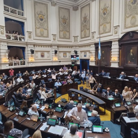 UCR y PRO exigen poner en marcha la comisión de control de fondos