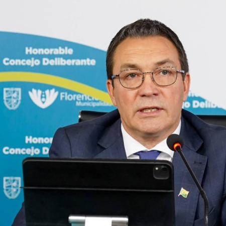 Watson cruzó a Pettovello: “Prefiere sostener a Adorni desde la tribuna que recibir a los intendentes”