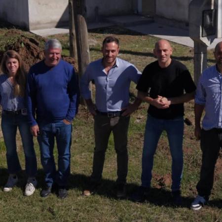 A contramano de Milei, Ralinqueo, Gaute y Lago recorrieron obra habitacional en Alberti