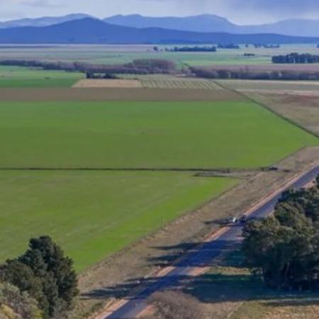 Buscan garantizar conectividad en el interior bonaerense con un nuevo programa provincial