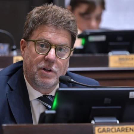 La oposición insiste con interpelar a Homero Giles por la crisis en IOMA