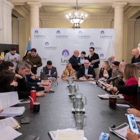 El PRO consiguió dictamen para ampliar el Presupuesto porteño pese al rechazo de LLA y el PJ  