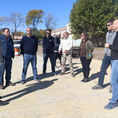 Pavimento, desagües y luminarias: el plan vial que avanza en Alberti