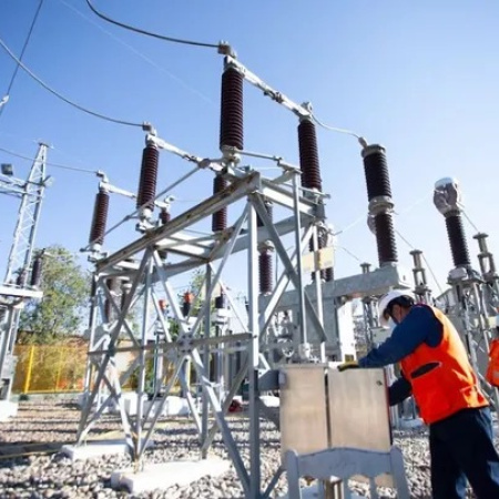 Cerró FAPA y el país se queda sin producción nacional de aisladores eléctricos  