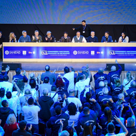 “Sin federalismo no hay país”: Kicillof firmó convenios en Cosquín y cargó contra Nación