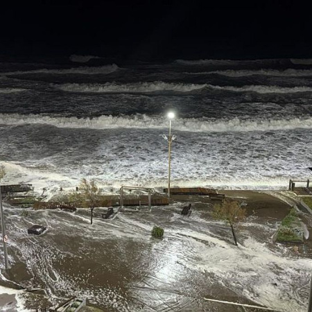Temporal extremo en la costa: un ciclón extratropical dejó destrozos y alerta naranja