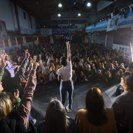 Mayra Mendoza encabezó un encuentro de mujeres peronistas bajo la consigna “Cristina Libre”