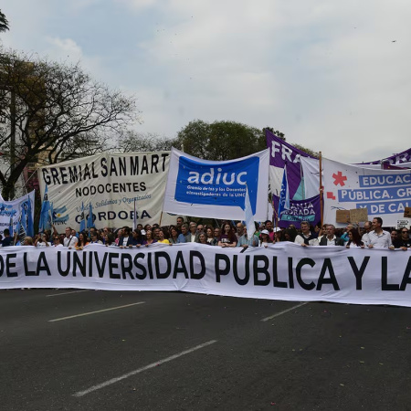 Sindicalistas, gobernadores y dirigentes marchan hoy en todo el país por la universidad pública