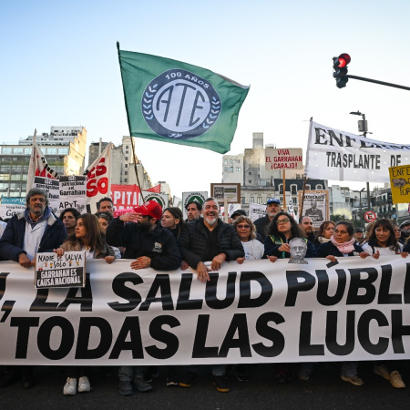 Gremios y organizaciones marchan al Ministerio de Salud contra el ajuste y denuncian faltantes de remedios y vacunas