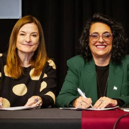 Provincia y UNQ renovaron un convenio para fortalecer emprendimientos de mujeres y diversidades