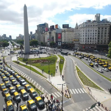 Jorge Macri impulsa ley para igualar taxis y apps de viaje en CABA: “Van a competir con reglas claras”