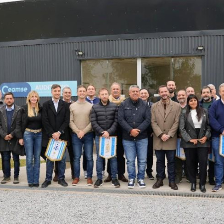 Tapia reunió a intendentes bonaerenses y lanzó apoyo para fan fest de la Selección