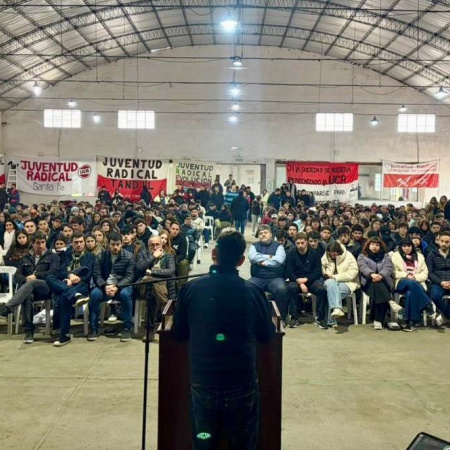 Chiarella arengó a la Juventud Radical en Tandil: "Vamos a volver a poner al presidente"
