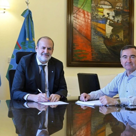 Bahía Blanca: firmaron un acuerdo por 2.400 millones de dólares para instalar una planta de amoníaco y urea