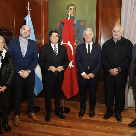 La Plata tendrá el primer laboratorio de robótica de América Latina con tecnología donada por Turquía