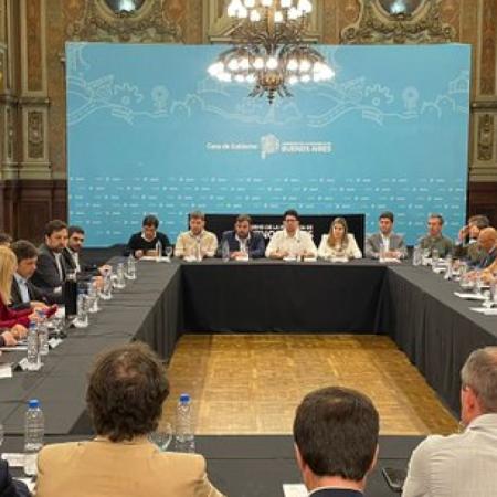 Kicillof reunirá a intendentes por el ajuste nacional en salud y el impacto en los hospitales