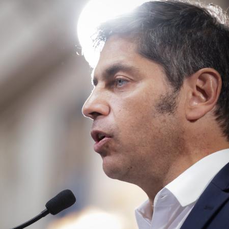 Kicillof acusó a Milei de librar “una guerra contra el bolsillo de los argentinos” y aludió a la cascada de Adorni