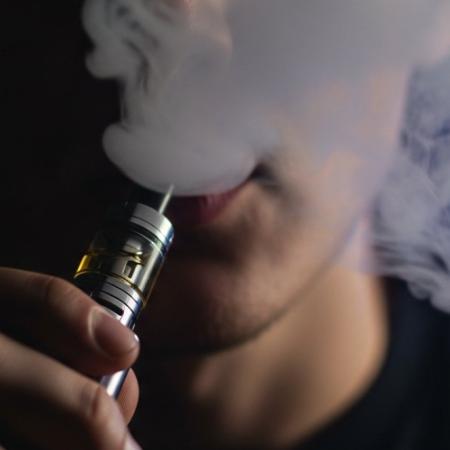 Rechazan la regulación de vapeadores y acusan al Gobierno de “inventar un negocio”
