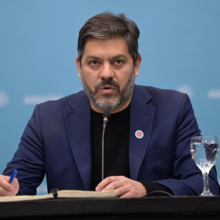 Bianco cruzó a Milei con datos del INDEC: “Los salarios llevan siete meses de caída real”