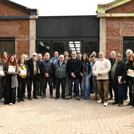 Malvinas Argentinas firmó convenio con enólogos para impulsar el vino bonaerense
