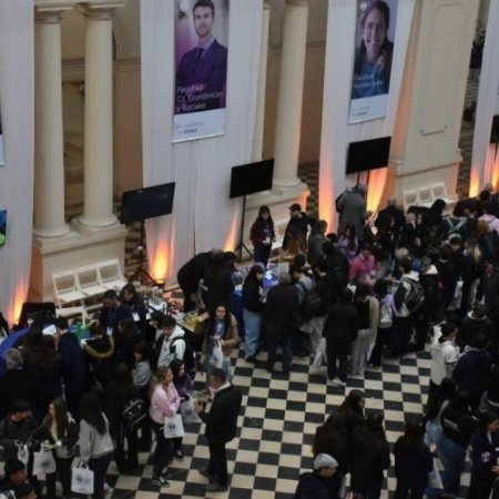 La UCALP recibe a futuros estudiantes en una nueva Expo con charlas, stands y beneficios en la inscripción