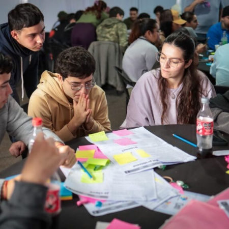 Pergamino convoca a estudiantes de 12 a 19 años a una Hackatón Joven con Samsung para crear soluciones tecnológicas  