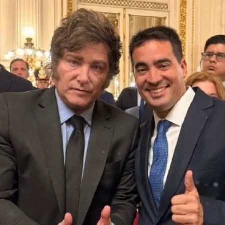 Ravier asume como vocero de Milei y arranca la transición con el equipo de Adorni