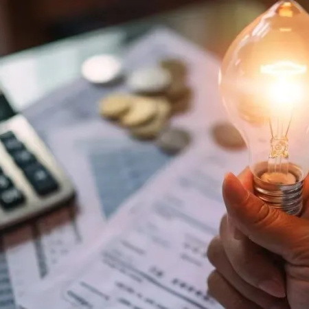 La luz subió más del 60% en un año en el AMBA y golpea a los sectores de bajos ingresos