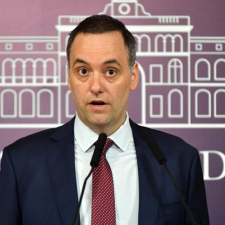 Pullaro sobre Adorni: “Si fuese funcionario en Santa Fe no estaría hace rato en el cargo”