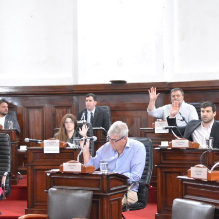 El Concejo de La Plata expresó preocupación por la causa contra Adorni por presunto enriquecimiento ilícito