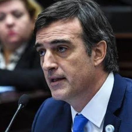 Esteban Bullrich renunció al PRO y cuestionó el respaldo partidario a Manuel Adorni