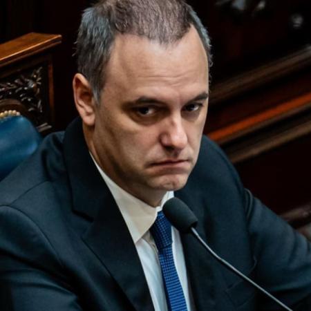 Zurro cruzó a Adorni y al Senado por la quita de Zona Fría: “Le hacen caso al cascada chorro”