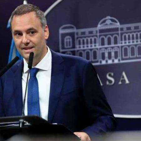 Echarren cruzó a Adorni por su declaración jurada: "Confesó que es un evasor y un corrupto"