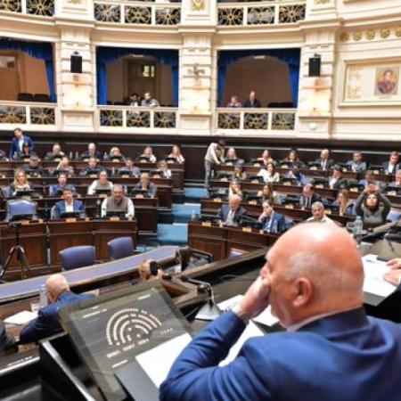 Diputados sesionó, pero postergó los temas calientes de la provincia