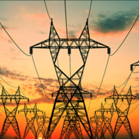 El Gobierno prorrogó la emergencia eléctrica hasta 2027 y apura la reestructuración del sistema energético