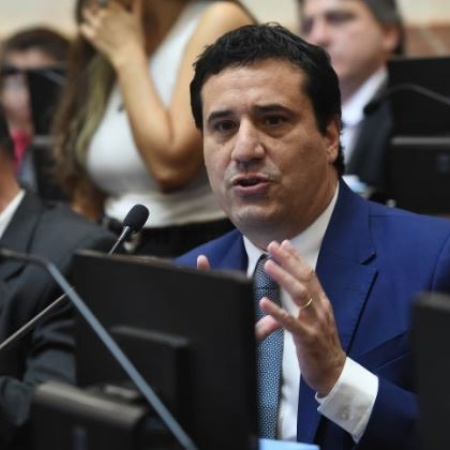 Abad denunció en el Senado la “destrucción de IOMA” y responsabilizó a Kicillof por la crisis de la obra social